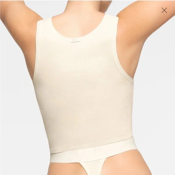 SKIMS Rib Tank Top - Picture 3 of 3